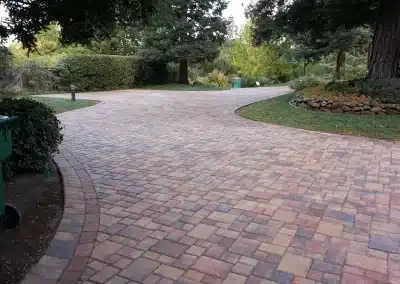 Landscaping project in Rocklin CA – curved driveway pavers