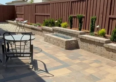 Backyard patio with retaining wall planter in Rocklin CA
